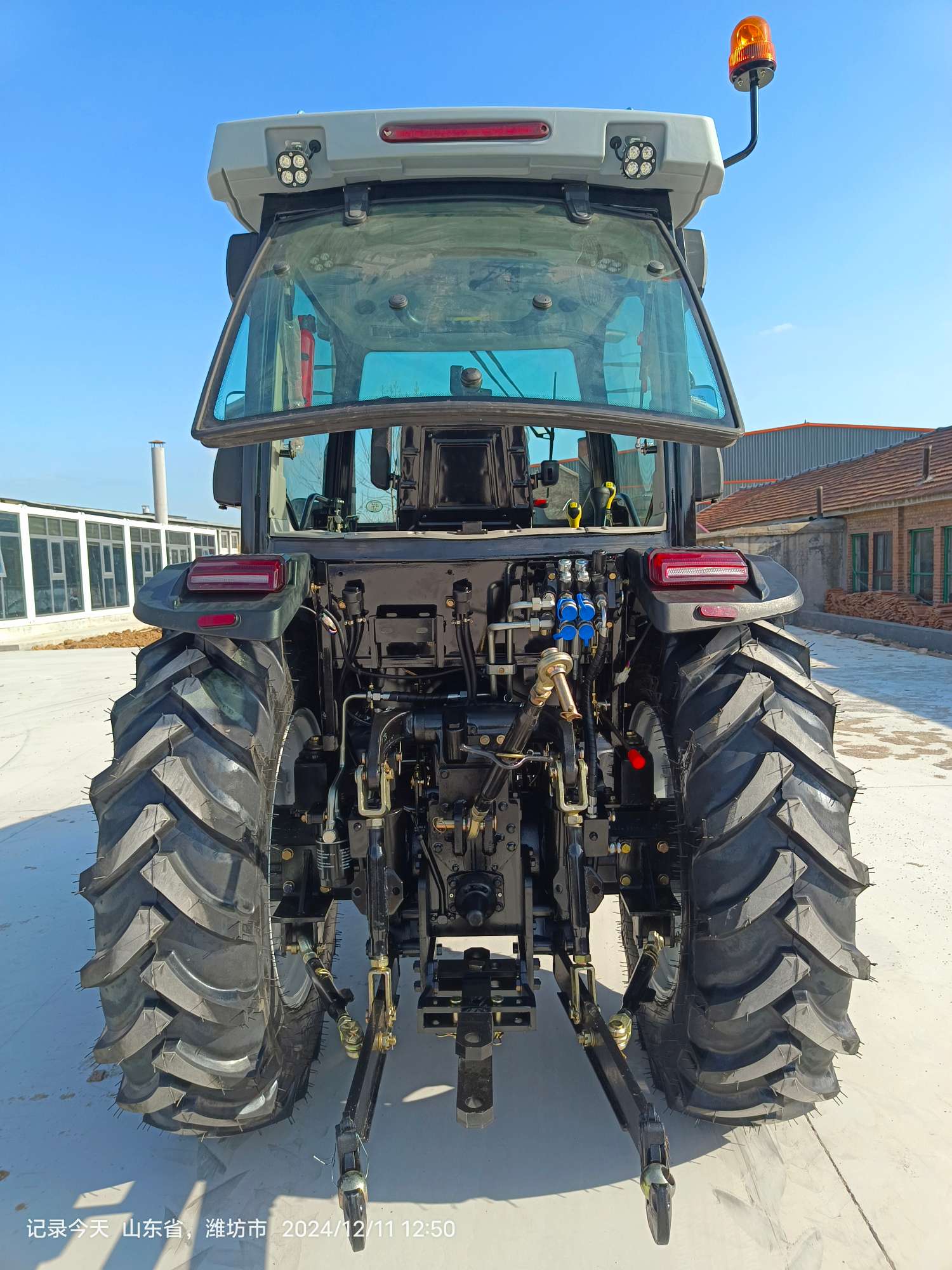 100HP Agricultural Tractor Driver